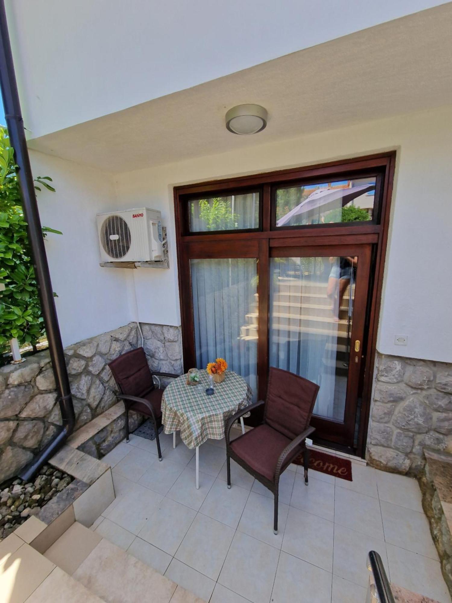 Apartments Vesna Pinezići Exterior foto